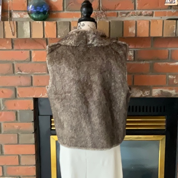 Velvet by Graham & Spencer faux fur vest M - Picture 2 of 6